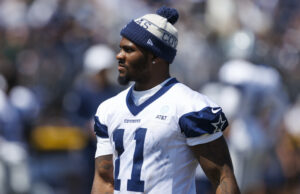 O analista da NFL vira a estrela de cowboy de pelúcia em um discurso feroz O analista da NFL vira a estrela de cowboy de pelúcia em um discurso feroz