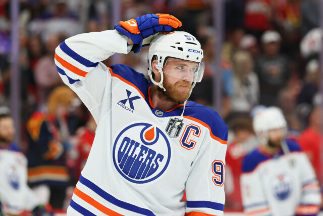 O antigo jogador cai derruba a principal atualização do Connor Star Connor McDavid

