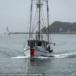 O barco de pesca de Joel Kawahara, o Karolee (foto), navegou de Washington para a Califórnia sem ele a bordo depois que ele desapareceu sem traço