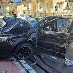 Um britânico fugaz que se acredita ser um assassino, pois a polícia diz que foi procurada por assassinato foi presa após uma série de duas mulheres em uma Costa del Sol-BensinsinStation e um acidente de carro subsequente (foto)