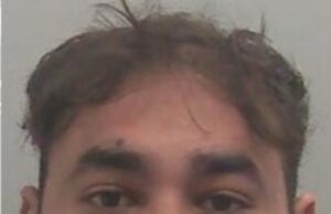 O casal preso por estuprar vítima em vídeo, mas eles só o descobriram quando o chantagista exigiu 5.000 libras esterlinas e enviou a filmagem a ela Um casal foi preso depois que um homem, chamado Vasile Radacanu, na foto, estuprou uma mulher inconsciente enquanto seu parceiro filmava