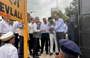 O chefe da placa ferroviária está sobrecunda em Nashika Komba Komba 2027 O chefe da placa ferroviária está sobrecunda em Nashika Komba Komba 2027