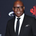 O chefe do TIFF nega o documentário de 7 de outubro 'The Way Between Us' foi retirado devido à censura