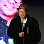 O comediante e ator Paul Rodriguez, 70 anos, esteve em um restaurante em Burbank, Califórnia, depois que os policiais encontraram drogas em seu carro, disse a polícia à NBC4 Los Angeles na quarta -feira; Imagem 23 de janeiro em LA