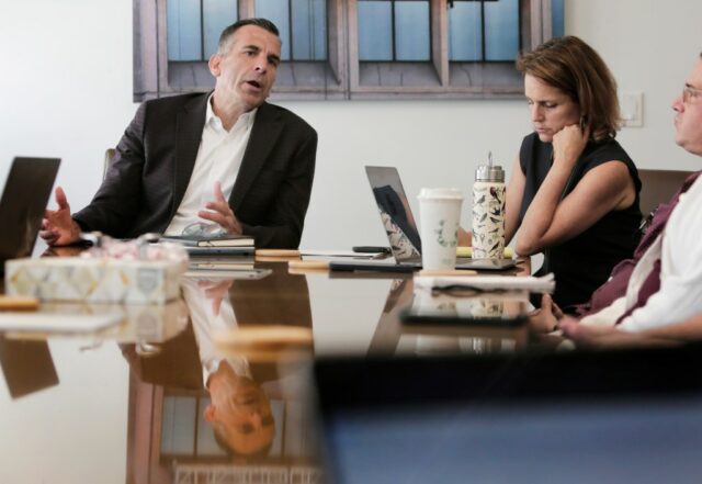 O deputado Sam Liccardo está trabalhando para garantir que os democratas retomassem a Câmara dos Deputados em 2026.




