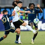 Cristian Arango #9 O San Jose -erdbieben está ferido no campo contra o Vancouver Whitecaps no primeiro tempo no PayPal Park em 9 de agosto de 2025 em San Jose, Califórnia. (Foto de Eakin Howard/Getty Images)