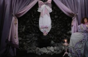 O diretor Eduardo Casanova combina o mito dos vampiros com a pandemia do HIV/AIDS no ‘silêncio’ da minissérie e vive para aplausos O diretor Eduardo Casanova combina o mito dos vampiros com a pandemia do HIV/AIDS no 'silêncio' da minissérie e vive para aplausos