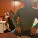 Meghan Markle e o documentário da Netflix do príncipe Harry vem depois que assistiram a vídeos de dança viral juntos. Os Sussexes são retratados dançando na tendência do bebê Mama Tiktok de Meghan