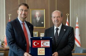 O enviado comercial da Grã -Bretanha para a jornada da Turquia para o norte de Chipre se transforma em uma linha diplomática completa – quando a pressão se acumula a Sir Keir Starmer para saquear O governo oficial do cipriota condenou