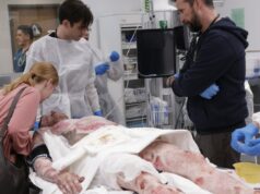 HBO Max é lançado em 8 territórios europeus e anuncia novo acordo de pacote de vídeo Prime O equipamento de maquiagem 'The Pitt' usou sites de treinamento médico para criar sangue e próteses realistas