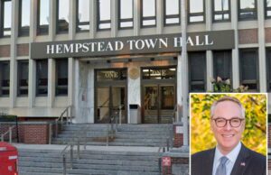 O ex-chefe do Hempstead, Don Clavin O ex-chefe do Hempstead, Don Clavin