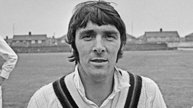 O ex -jogador da Inglaterra Ken Shuttleworth morre aos 80 

