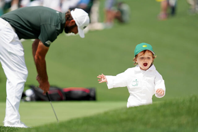 O filho de Max Homa, o Wyndham Championship, dá ao pai uma boas -vindas sinceras após a decepção 

