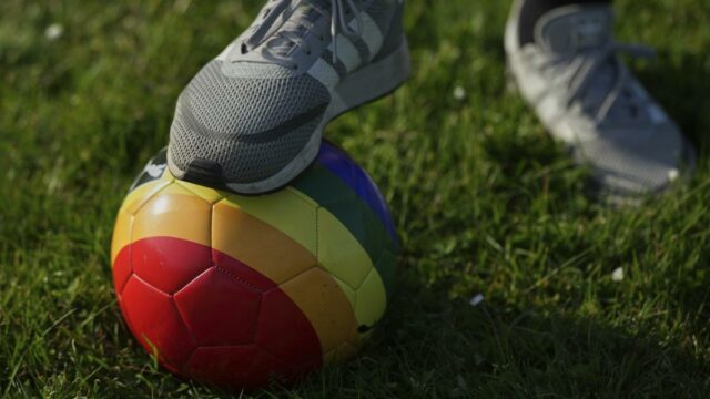 O futebol do Reino Unido viu um aumento no abuso transfóbico, sexismo na última temporada: relatório

