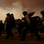 Howard Forest Helitack de Cal Fire cai no incêndio de Pickett ...