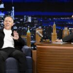 O líder noturno, Greg Gutfeld, lembra seu parceiro Jimmy Fallon sobre sua primeira reunião bêbada