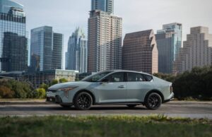 O novo carro compacto do Kia 4 deve ser um desafiante aos favoritos O novo carro compacto do Kia 4 deve ser um desafiante aos favoritos