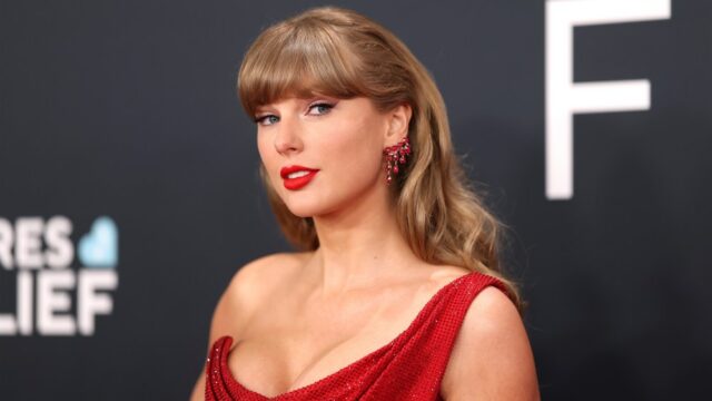 O novo podcast de Taylor Swift, 'Hights', ganha 13 milhões de visualizações no YouTube em 24 horas enquanto apresentava 'a vida de uma showgirl'

