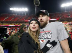 O pai de Travis Kelce revela detalhes sobre o envolvimento de seu filho para Swift O pai de Travis Kelce revela detalhes sobre o envolvimento de seu filho para Swift