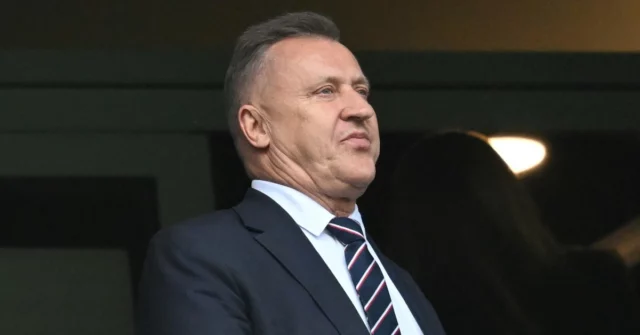 O presidente da PZPN da KPO recebeu quase 500.000 pln. Para que o Césary Culesza recebeu dinheiro?

