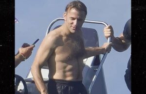 O presidente francês Emmanuel Makron mostrará abdominais, deixando um gênio 0814-EMINEEELEEL-MACRON-2 mais baixo