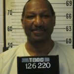 Byron Black, 69 anos, foi morto por injeção mortal pela morte de Angela Clay, 29, e suas filhas, Latoya, Nine e Lakeisha, sexo