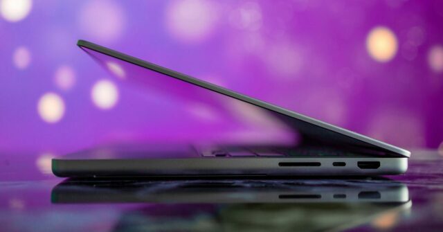 O primeiro Apple MacBook OLED pode emprestar uma função chave para iPhone

