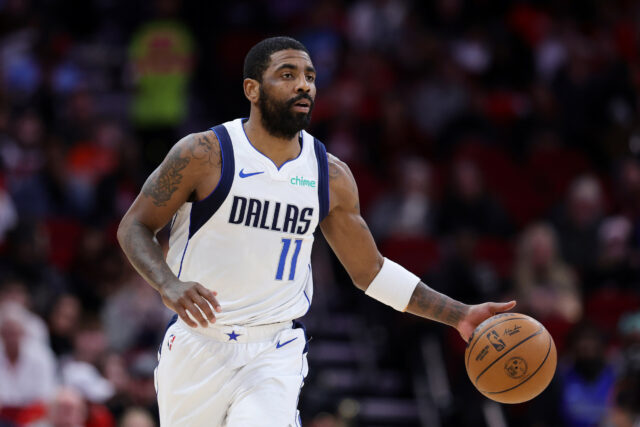 O proprietário do ex-M-Mavericks, Mark Cuban, envia uma mensagem de Kyrie Irving antes do período da NBA 

