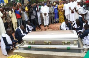 “O que está acontecendo?”: Dois ex -internacionais nigerianos passando após uma doença duradoura "O que está acontecendo?": Dois ex -internacionais nigerianos passando após uma doença duradoura