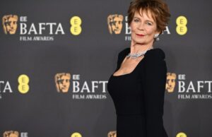 O romance da Segunda Guerra Mundial de Celia Imrie ‘Meet Me no Rainbow Corner’ com a Saffron Cherry Productions (exclusiva) O romance da Segunda Guerra Mundial de Celia Imrie 'Meet Me no Rainbow Corner' com a Saffron Cherry Productions (exclusiva)