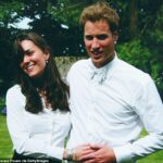 NDADE DE ESPONERÁCIA: O príncipe William e Kate Middleton no dia de sua cerimônia de graduação na Universidade de St. Andrews em junho de 2005. O casal se conheceu como mais fresco quatro anos antes de