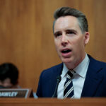 O senador Hawley para investigar meta após o relatório acredita que seus chatbots de IA estão flertando com crianças