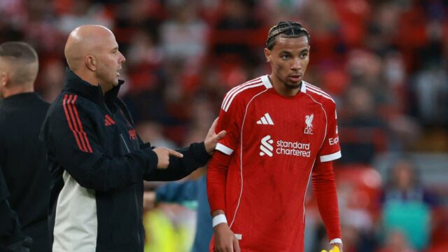 O slot diz que o título de Liverpool para um favorito devido ao triunfo da temporada passada sem gastar operações

