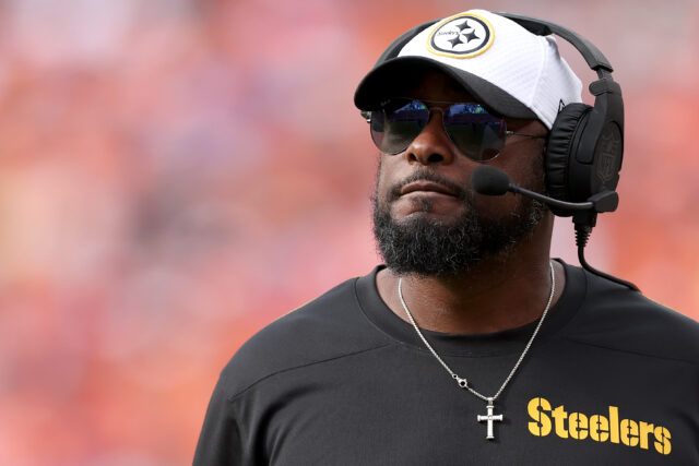 O técnico do Steelers, Mike Tomlin, diz que um candidato está mostrando liderança



