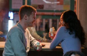 O testemunho de ‘Prep para a vida seguinte’: um romance imigrante agridoce cresce em 2 performances fantásticas O testemunho de 'Prep para a vida seguinte': um romance imigrante agridoce cresce em 2 performances fantásticas