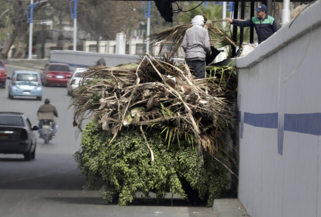O timelepse mostra o concreto substituir o vegetal na cidade mais popular da África

