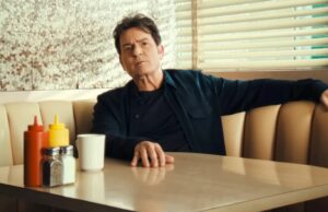 O trailer “Aka Charlie Sheen” provoca o documentário sobre não proibido no crescimento e cair do público da Star O trailer "Aka Charlie Sheen" provoca o documentário sobre não proibido no crescimento e cair do público da Star