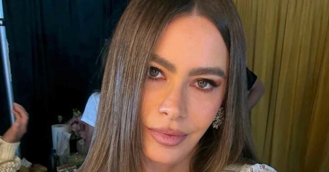 Sofia Vergara comemora seu 53º aniversário em um biquíni quente escaldante