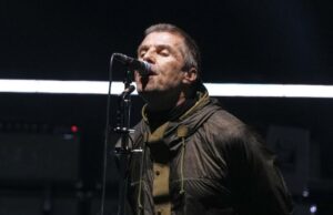 Oasis diz que eles estão “chocados e tristes” depois que Fan cai em sua morte no show de Wembley Oasis diz que eles estão "chocados e tristes" depois que Fan cai em sua morte no show de Wembley