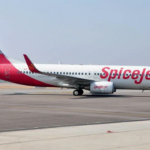 Oficiais altos atacam um grande exército do órgão de espineco no aeroporto de Srinag; Substituído