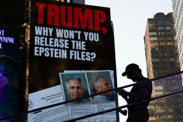 Oficiais de Trump para discutir Jeffrey Epstein Houses: Relatório

