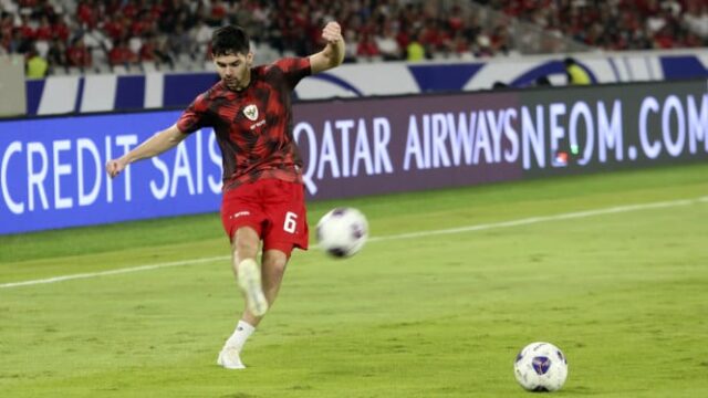 Oficial! Sandy Walsh ingressou no Buriram United, uma equipe com Shayne Pattynama na liga tailandesa


