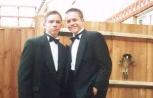 Olly Murs admite que ele se tornou um pai o ajudou a se relacionar com a dor de sua própria mãe “por causa de sua movimentação amarga de 16 anos das pernas do irmão gêmeo Olly Murs revelou que se tornar pai