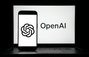 OpeniAi alerta os investidores contra SPVs, investimentos não autorizados e mais the logos of Open AI displayed on both computer and smart phone screen