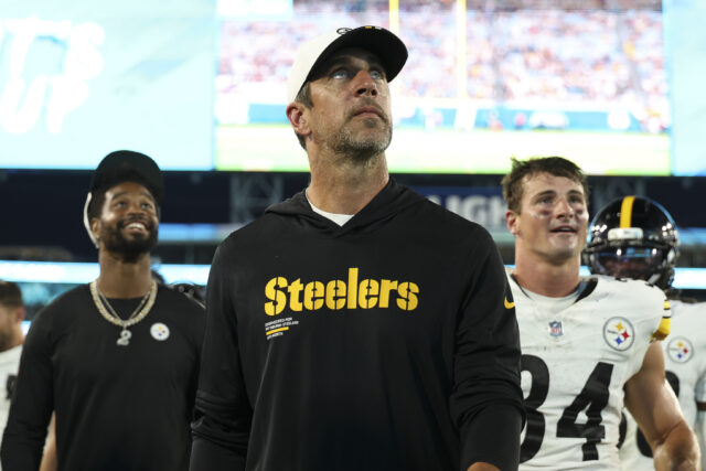 Os Steads recebem major Rodgers Rodgers do antigo banco de dados

