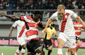 Os apoiadores ainda estão ignorando a restrição de longe na super liga, existe até um incidente de lançamento Os apoiadores ainda estão ignorando a restrição de longe na super liga, existe até um incidente de lançamento