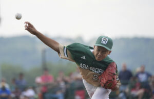Os arremessadores da Little League jogam bolas rápidas a velocidades de 80 mph. Os arremessadores da Little League jogam bolas rápidas a velocidades de 80 mph.