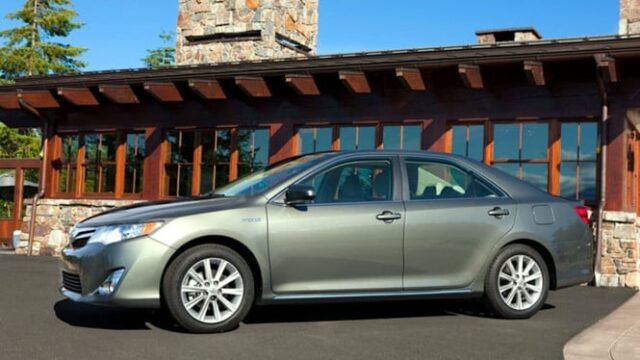 Os carros híbridos baratos são classificados para RP. 100 milhões, existem características avançadas e combustível eficiente

