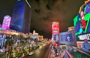 Os cassinos de Las Vegas Strip se uniram completamente após a vitória do sindicato de funcionários de culinária histórica Las Vegas Strip Nightscape / Todos os grandes cassinos da Strip Las Vegas estão agora unidos após uma vitória histórica do trabalho para funcionários, liderados pelo sindicato dos trabalhadores da culinária.