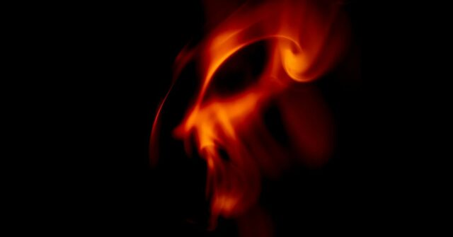 Os corretores de dados acabaram de nos dar outro motivo para odiá -los | Imagem abstrata de fogo de um demônio